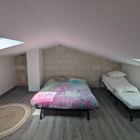 Loft Spacieux Au Coeur Des Remparts D'Aigues-Mortes Luaran gambar