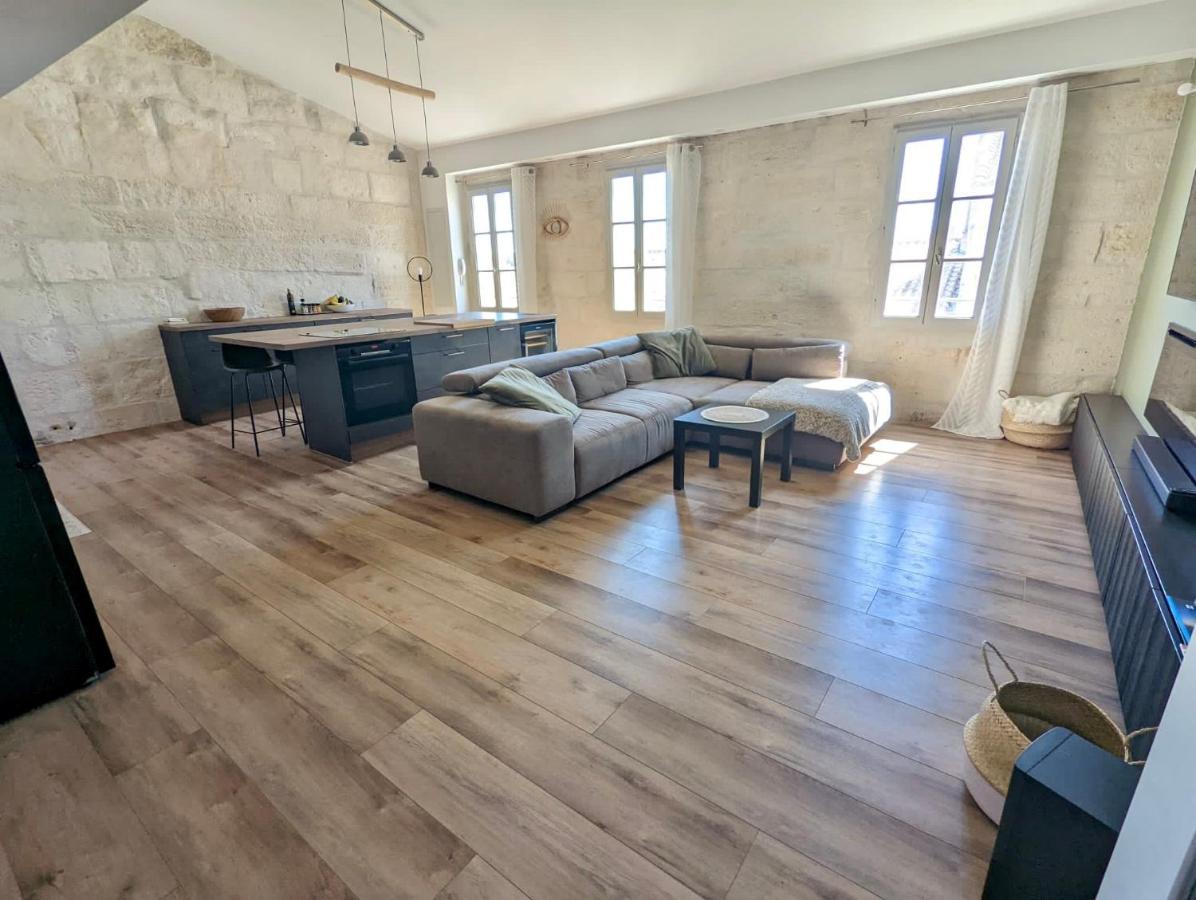 Loft Spacieux Au Coeur Des Remparts D'Aigues-Mortes Luaran gambar